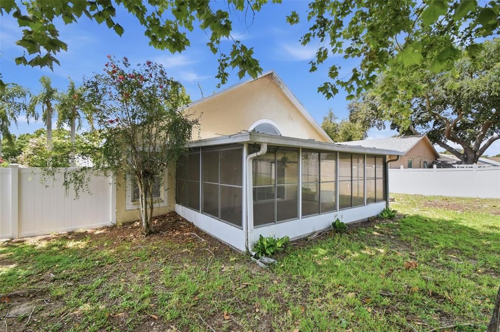 На продажу: $327,900 (3 спален, 2 ванн, 1908 Квадратных фут)