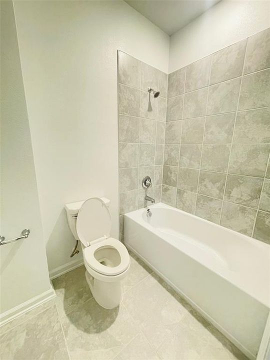 For Rent: $2,995 (4 beds, 2 baths, 2071 Square Feet)