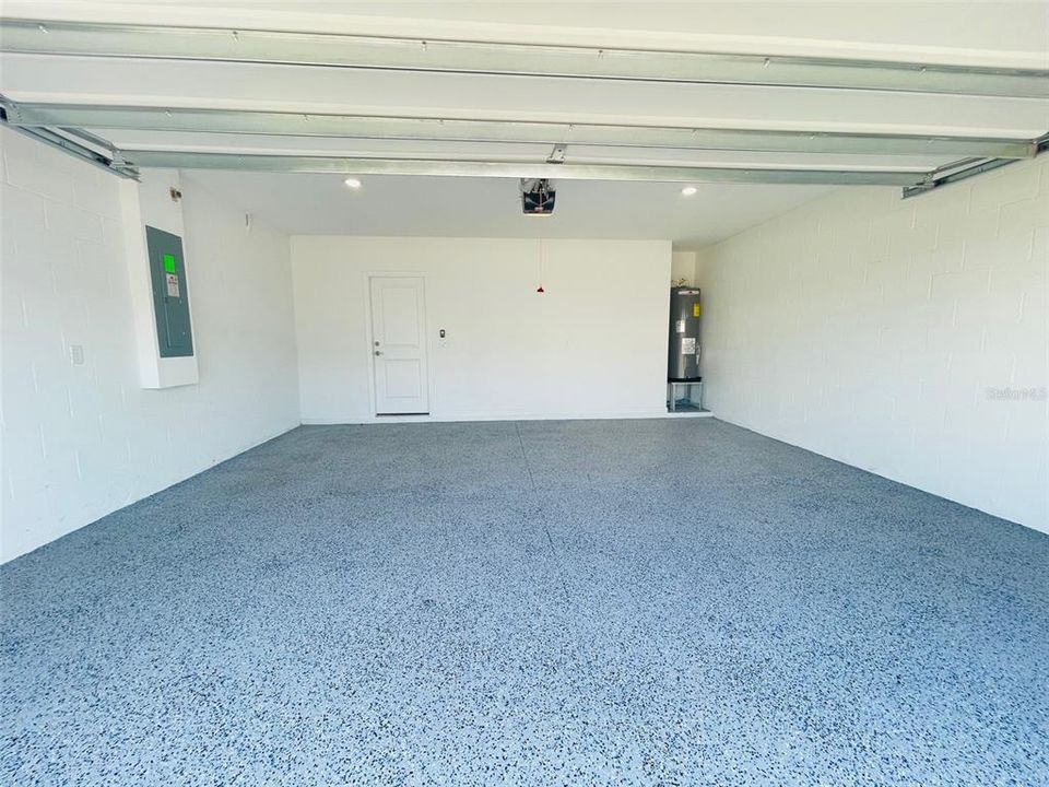 For Rent: $2,995 (4 beds, 2 baths, 2071 Square Feet)