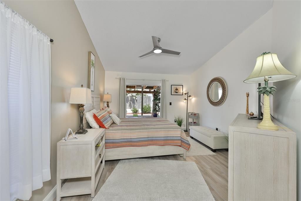 En Venta: $359,000 (4 camas, 2 baños, 1606 Pies cuadrados)