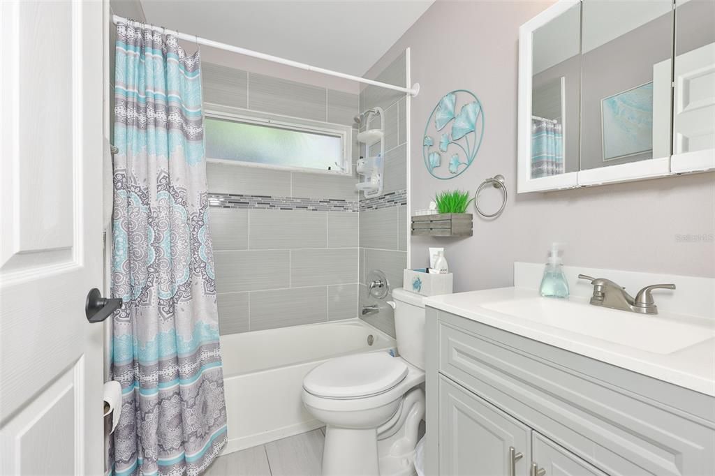 En Venta: $359,000 (4 camas, 2 baños, 1606 Pies cuadrados)