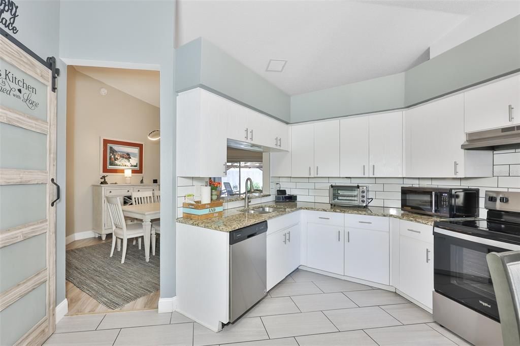 En Venta: $359,000 (4 camas, 2 baños, 1606 Pies cuadrados)