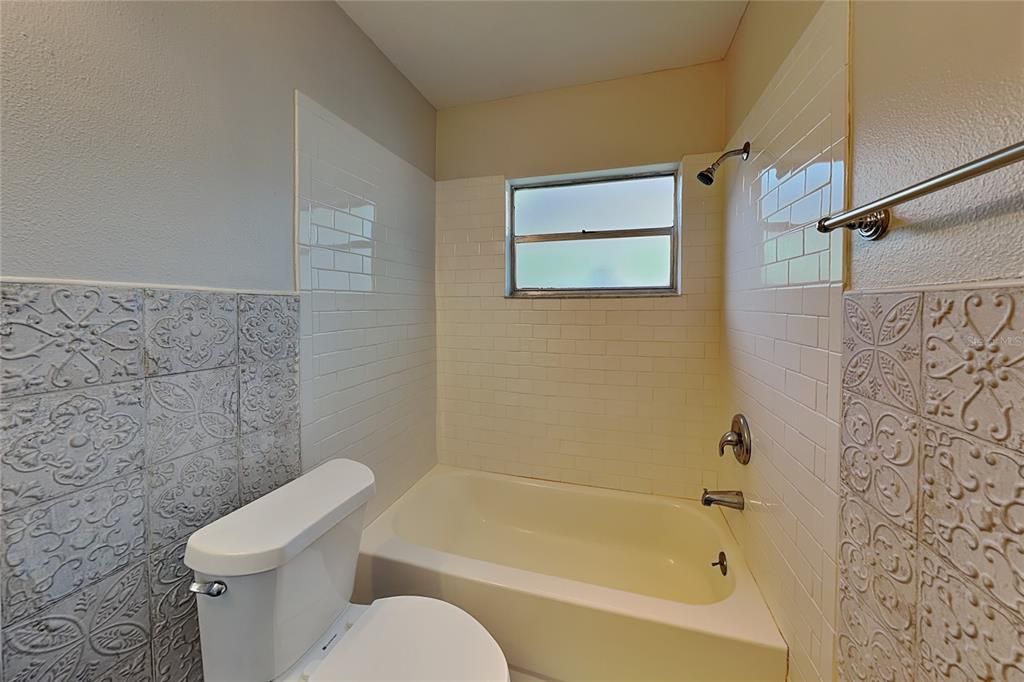 En Renta: $2,299 (3 camas, 2 baños, 1358 Pies cuadrados)