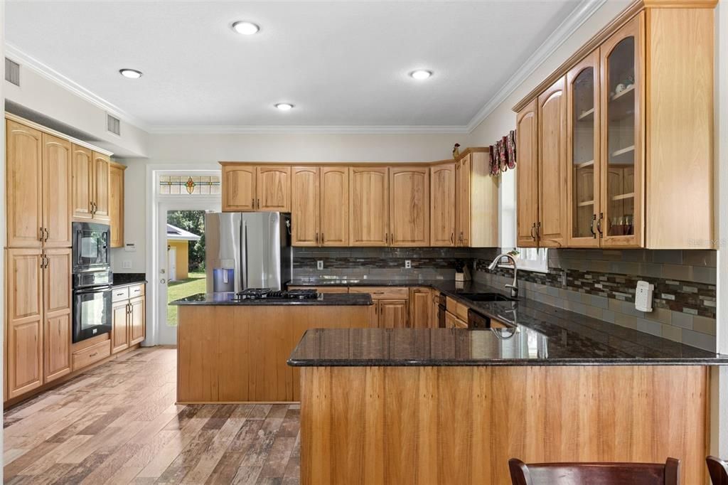 En Venta: $1,300,000 (4 camas, 3 baños, 3555 Pies cuadrados)