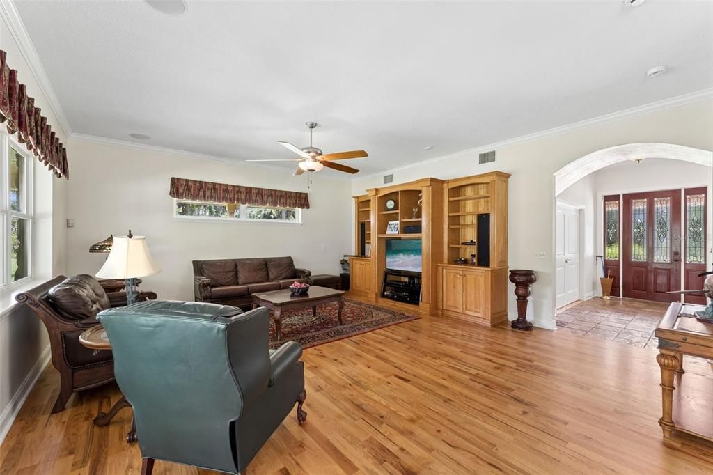 En Venta: $1,300,000 (4 camas, 3 baños, 3555 Pies cuadrados)