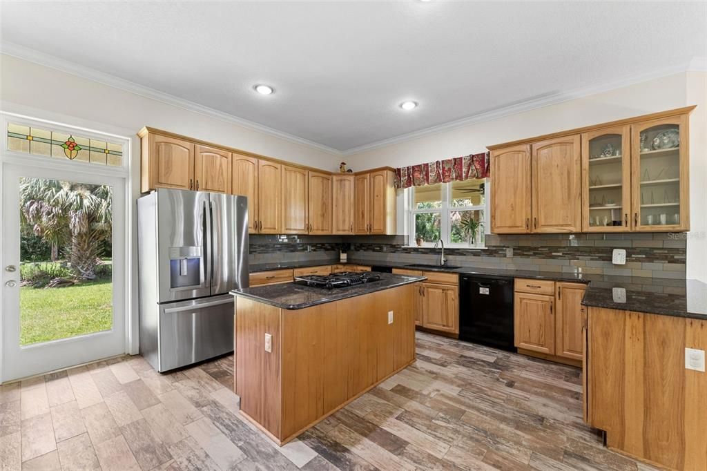 En Venta: $1,300,000 (4 camas, 3 baños, 3555 Pies cuadrados)