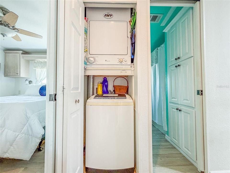 For Sale: $229,990 (2 beds, 2 baths, 1220 Square Feet)