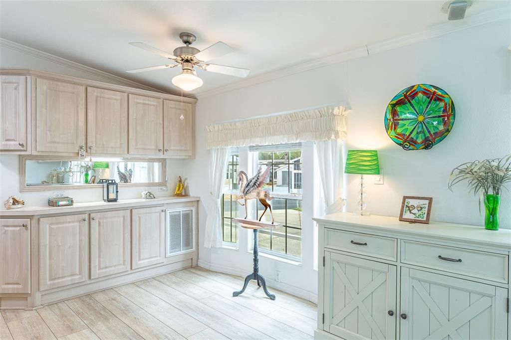For Sale: $229,990 (2 beds, 2 baths, 1220 Square Feet)