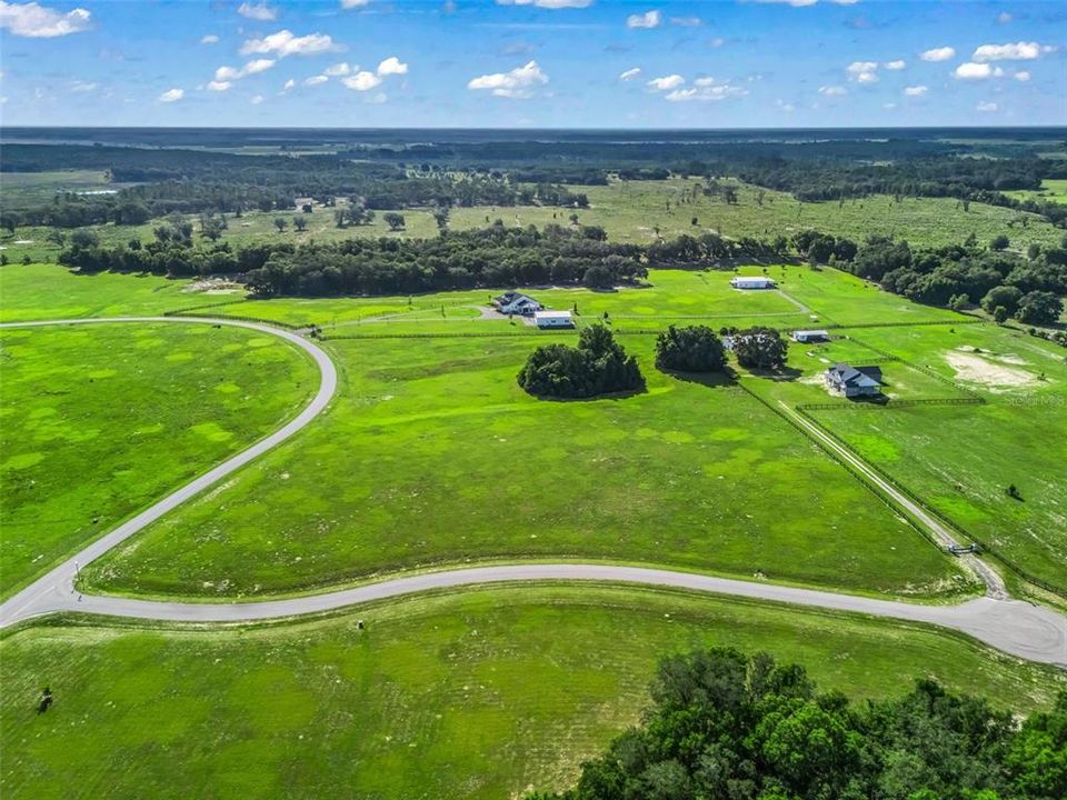 На продажу: $515,000 (10.32 acres)