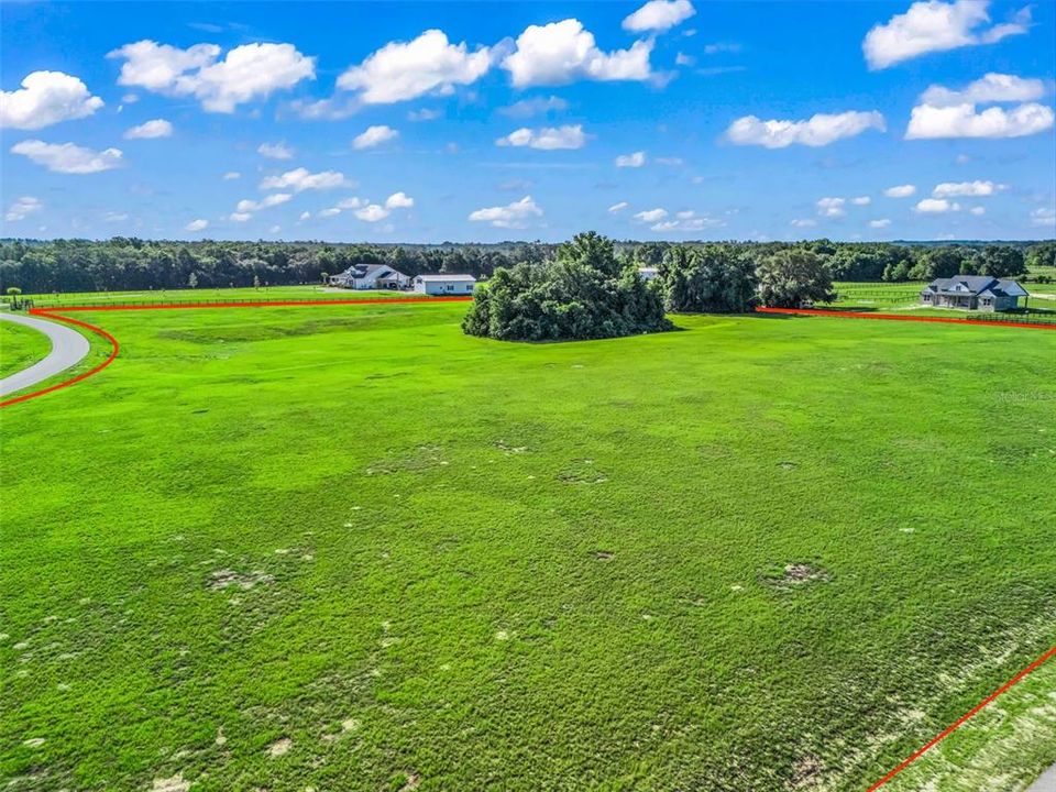На продажу: $515,000 (10.32 acres)