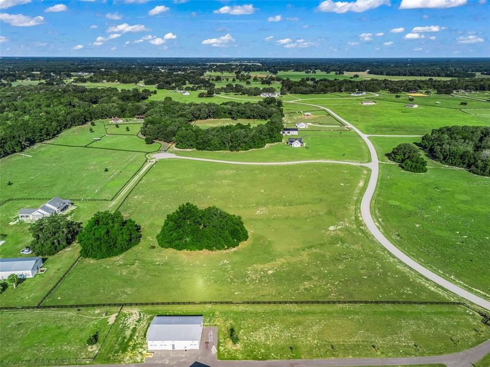 На продажу: $515,000 (10.32 acres)