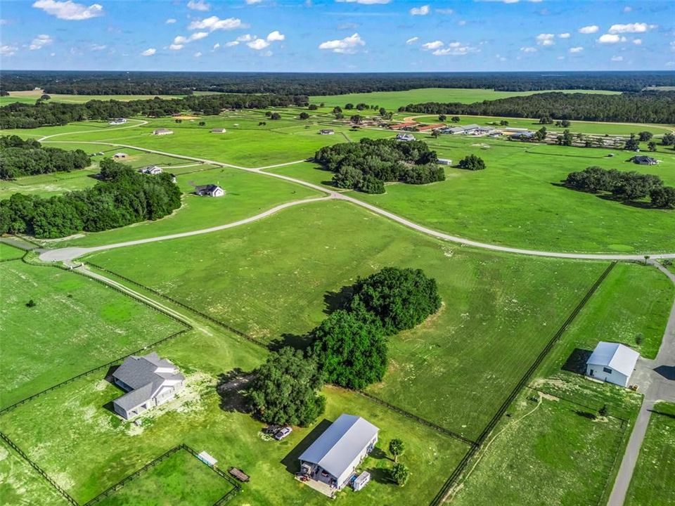 На продажу: $515,000 (10.32 acres)