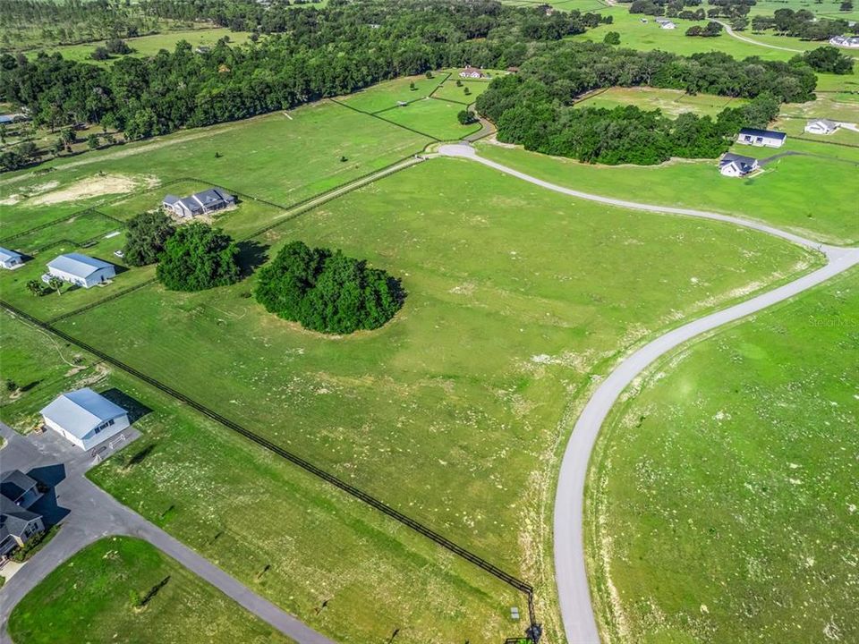 На продажу: $515,000 (10.32 acres)