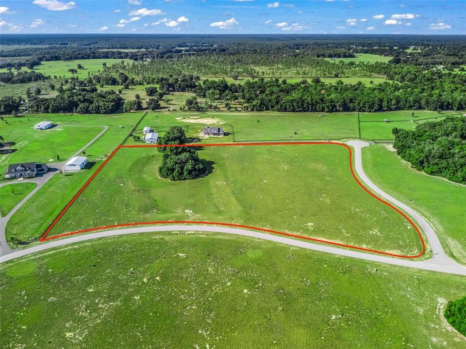 На продажу: $515,000 (10.32 acres)