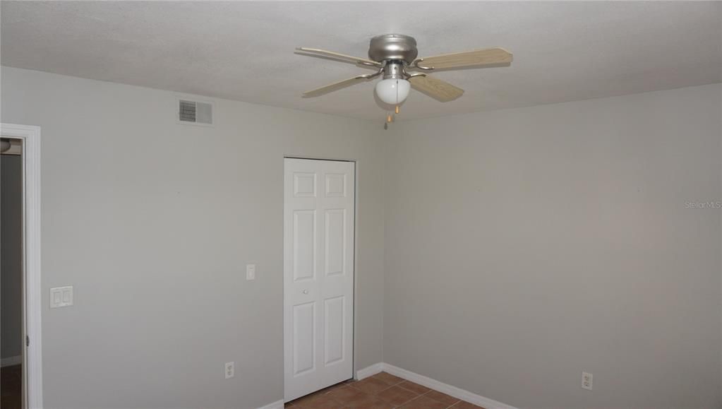 For Rent: $1,300 (1 beds, 1 baths, 598 Square Feet)