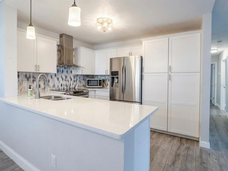 For Rent: $2,450 (2 beds, 2 baths, 1140 Square Feet)