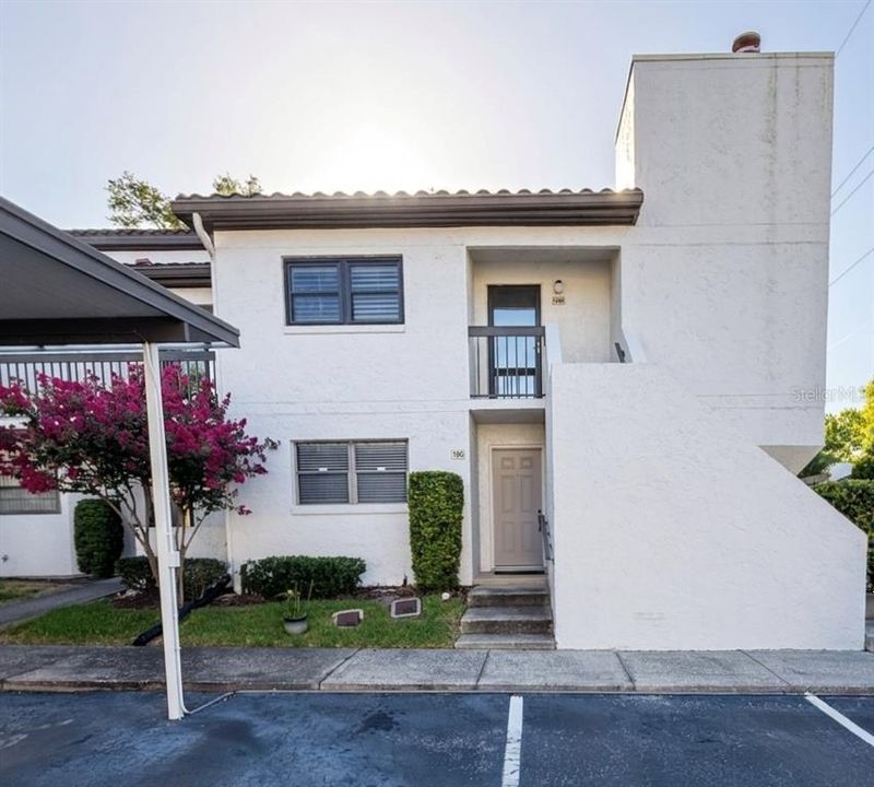 For Rent: $2,450 (2 beds, 2 baths, 1140 Square Feet)