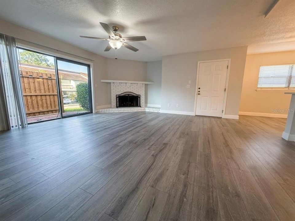 For Rent: $2,450 (2 beds, 2 baths, 1140 Square Feet)