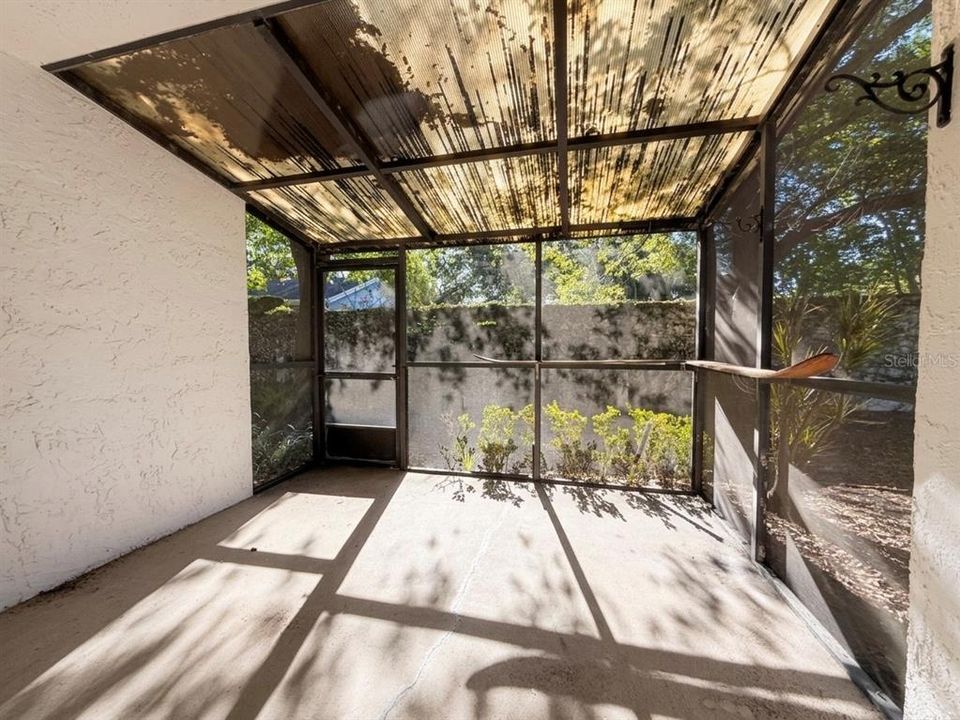 For Rent: $2,450 (2 beds, 2 baths, 1140 Square Feet)