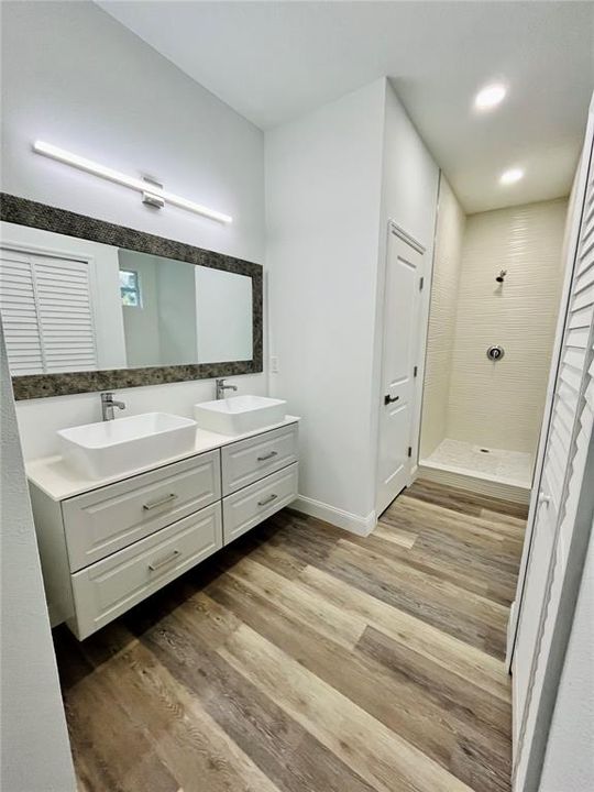 На продажу: $359,900 (4 спален, 2 ванн, 1589.2 Квадратных фут)