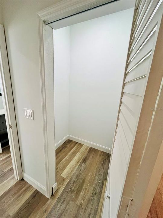 На продажу: $359,900 (4 спален, 2 ванн, 1589.2 Квадратных фут)
