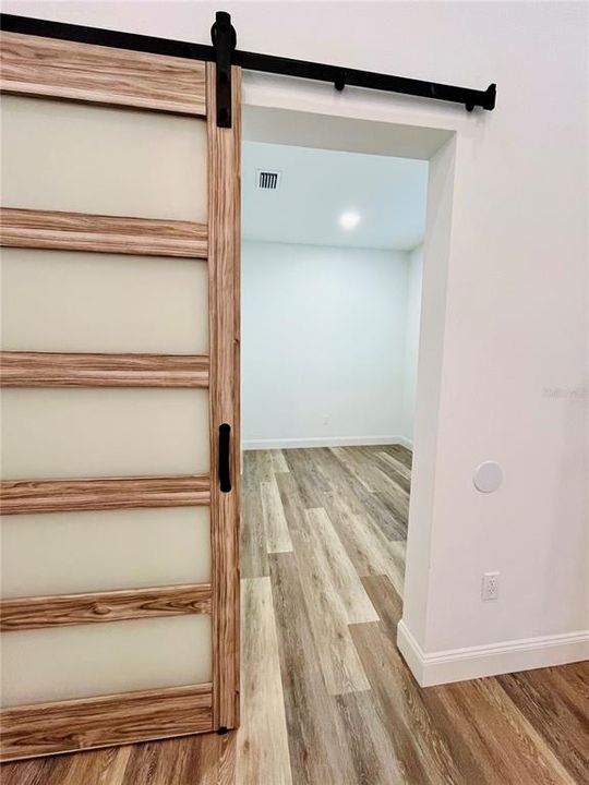 На продажу: $359,900 (4 спален, 2 ванн, 1589.2 Квадратных фут)