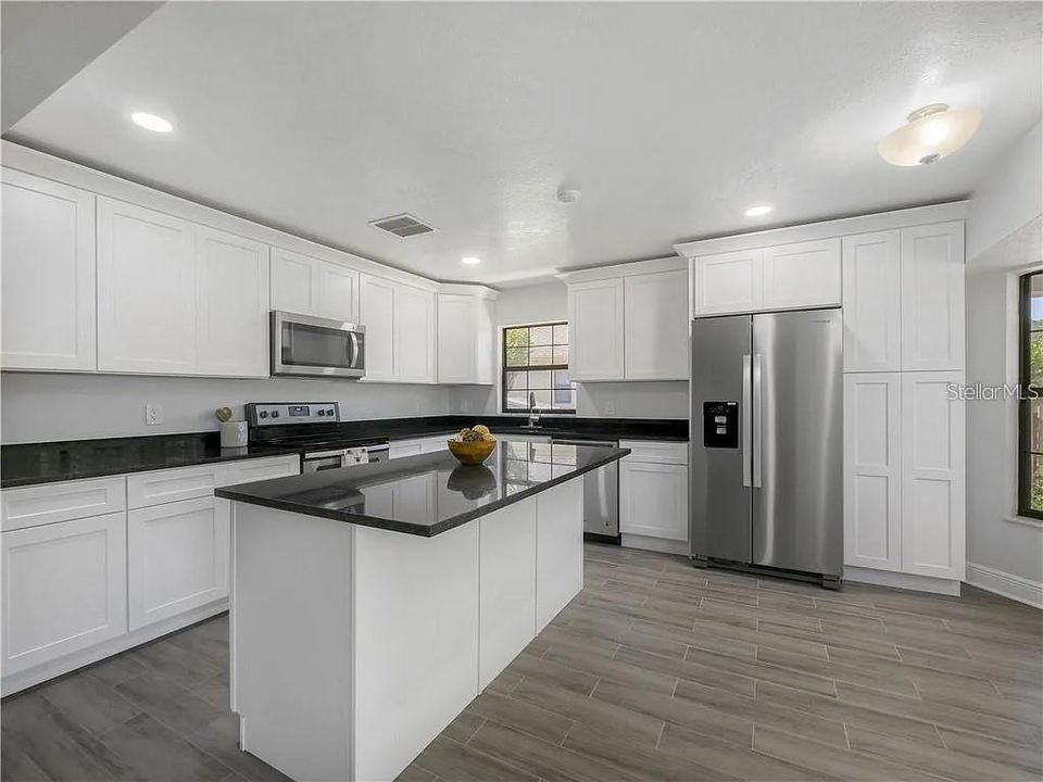 В аренду: $2,900 (3 спален, 2 ванн, 1673 Квадратных фут)