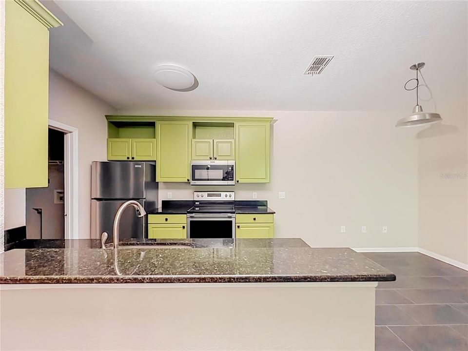 For Sale: $189,000 (2 beds, 2 baths, 1152 Square Feet)