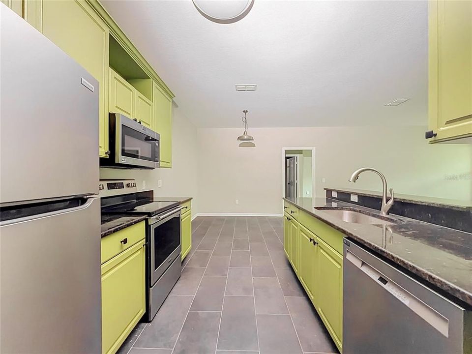 For Sale: $189,000 (2 beds, 2 baths, 1152 Square Feet)