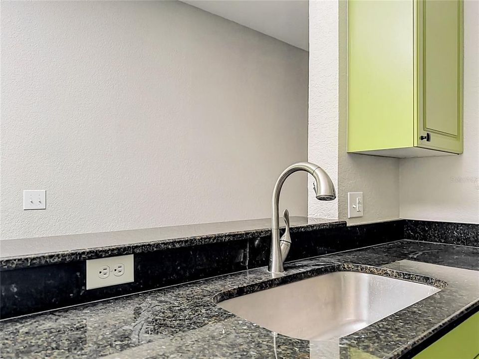 For Sale: $189,000 (2 beds, 2 baths, 1152 Square Feet)