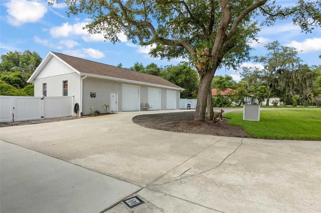 En Venta: $949,900 (3 camas, 3 baños, 3017 Pies cuadrados)
