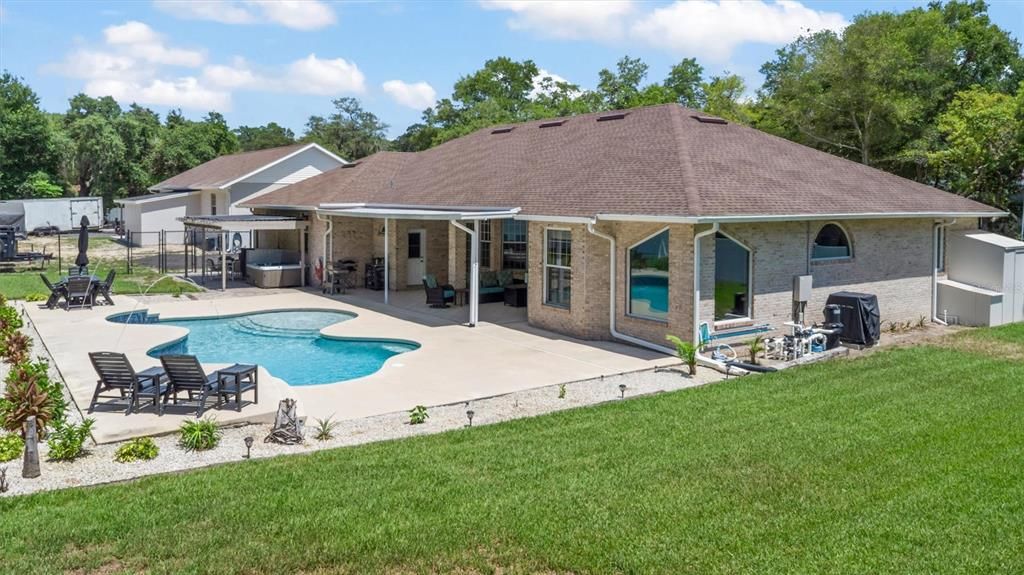 En Venta: $949,900 (3 camas, 3 baños, 3017 Pies cuadrados)