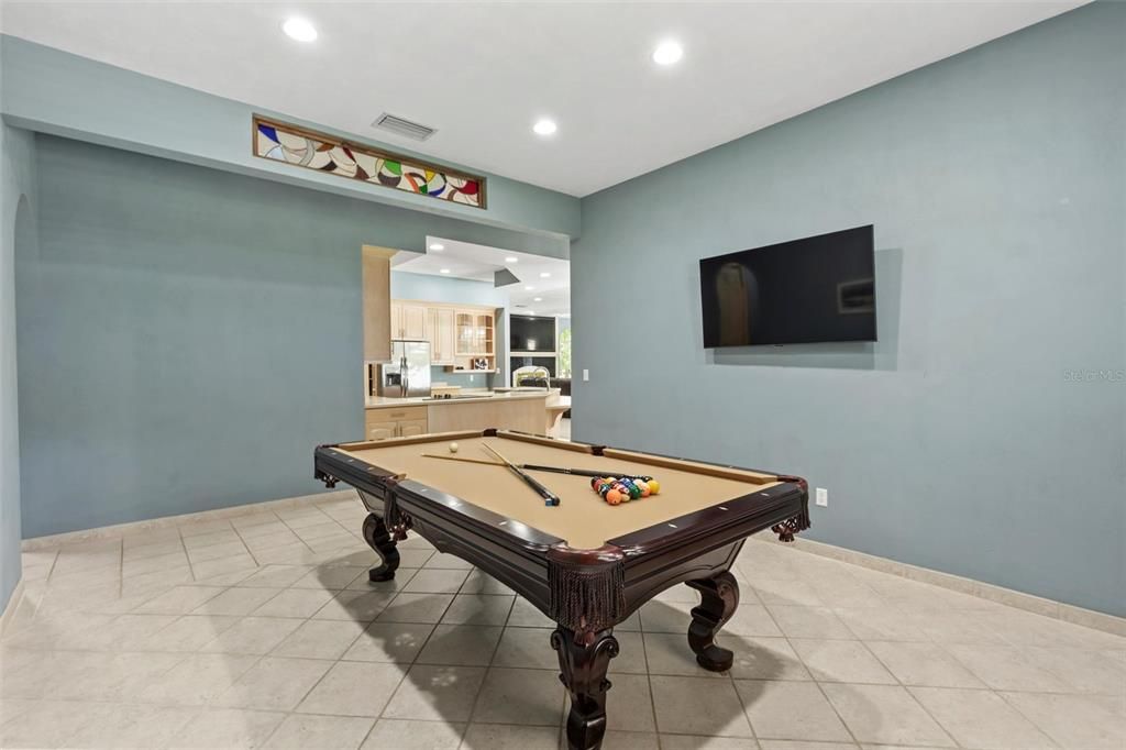 En Venta: $949,900 (3 camas, 3 baños, 3017 Pies cuadrados)