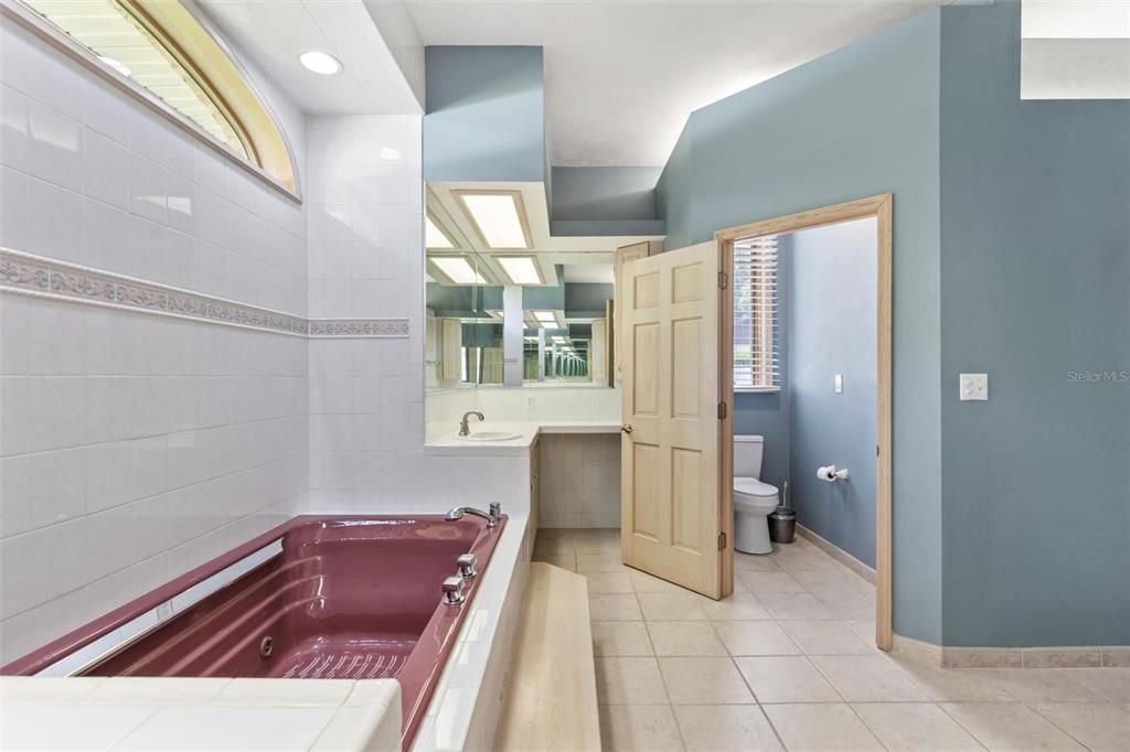 En Venta: $949,900 (3 camas, 3 baños, 3017 Pies cuadrados)