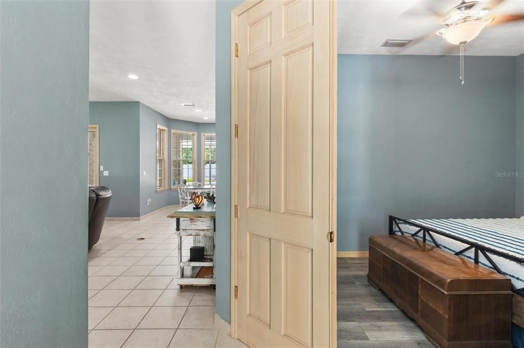 En Venta: $949,900 (3 camas, 3 baños, 3017 Pies cuadrados)