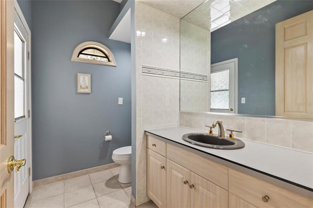 En Venta: $949,900 (3 camas, 3 baños, 3017 Pies cuadrados)
