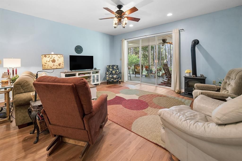 For Sale: $650,000 (3 beds, 2 baths, 1620 Square Feet)