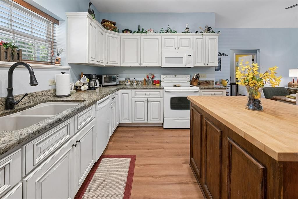 For Sale: $650,000 (3 beds, 2 baths, 1620 Square Feet)