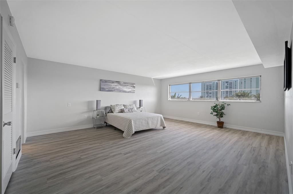 En Venta: $449,000 (2 camas, 2 baños, 2670 Pies cuadrados)
