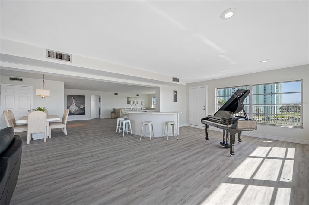 En Venta: $449,000 (2 camas, 2 baños, 2670 Pies cuadrados)