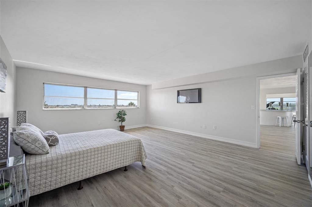 En Venta: $449,000 (2 camas, 2 baños, 2670 Pies cuadrados)