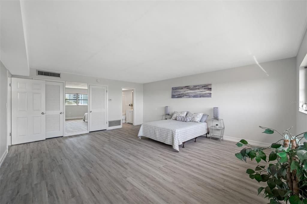 En Venta: $449,000 (2 camas, 2 baños, 2670 Pies cuadrados)