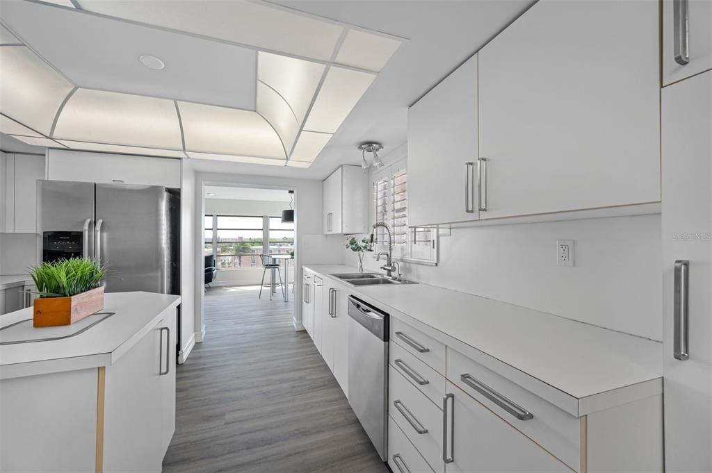 En Venta: $449,000 (2 camas, 2 baños, 2670 Pies cuadrados)
