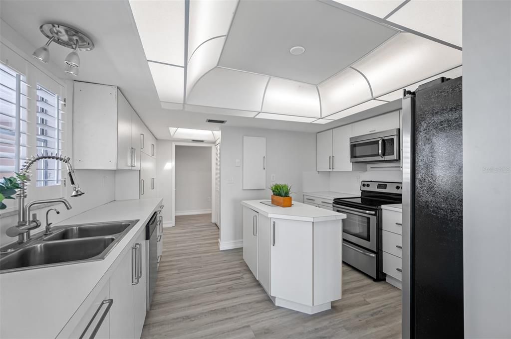 En Venta: $449,000 (2 camas, 2 baños, 2670 Pies cuadrados)