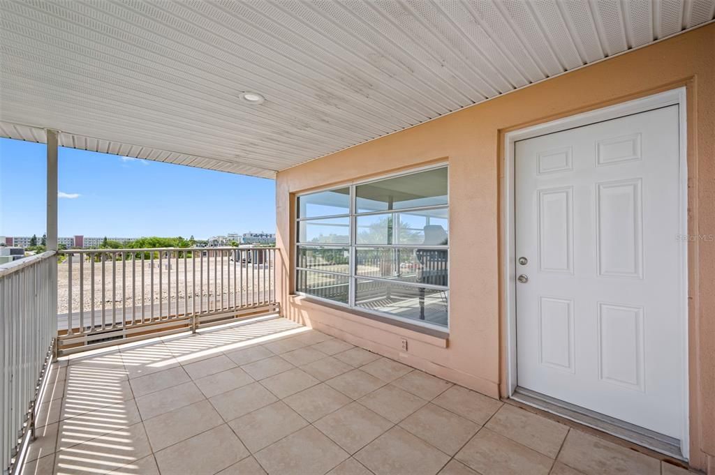 En Venta: $449,000 (2 camas, 2 baños, 2670 Pies cuadrados)