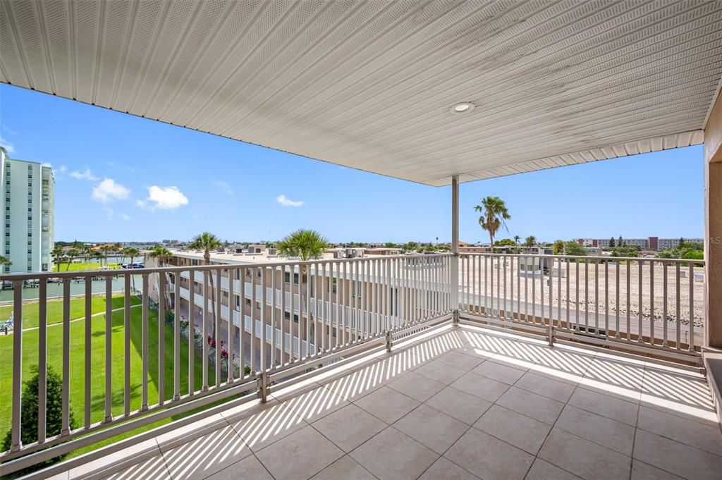 En Venta: $449,000 (2 camas, 2 baños, 2670 Pies cuadrados)