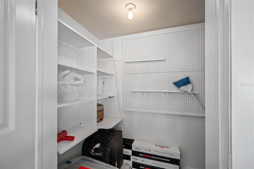 En Venta: $449,000 (2 camas, 2 baños, 2670 Pies cuadrados)