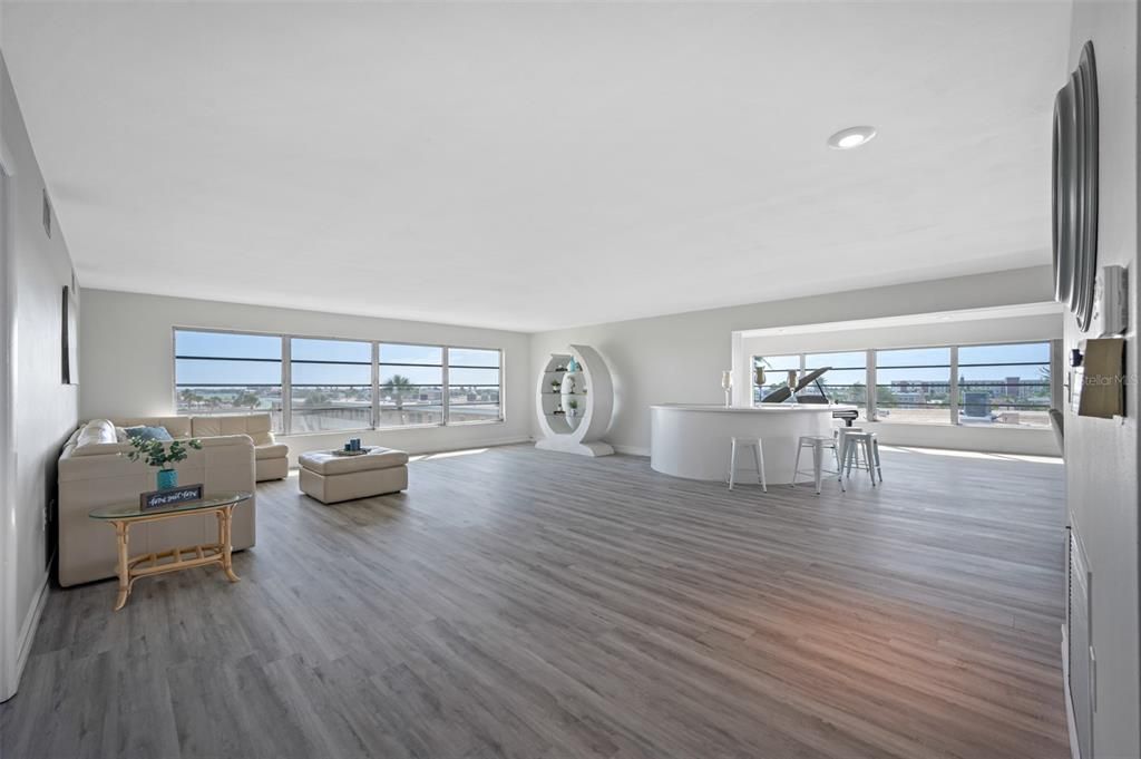 En Venta: $449,000 (2 camas, 2 baños, 2670 Pies cuadrados)
