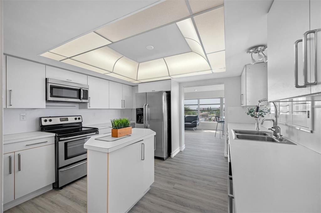 En Venta: $449,000 (2 camas, 2 baños, 2670 Pies cuadrados)