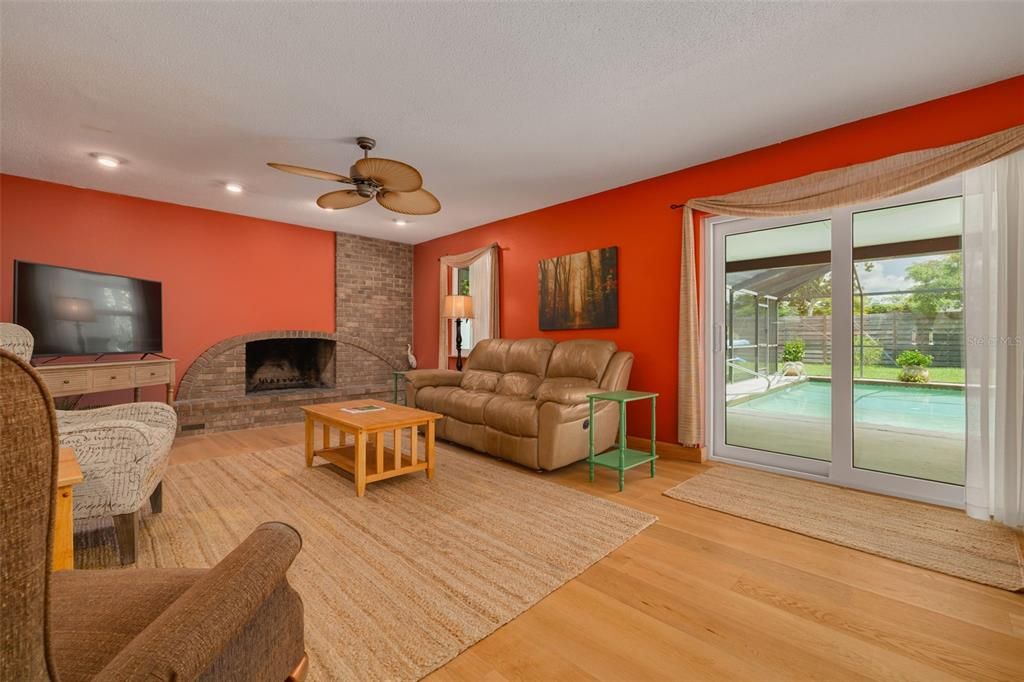 For Sale: $429,900 (3 beds, 2 baths, 1420 Square Feet)